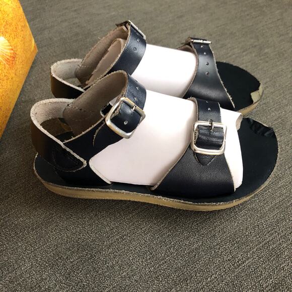 Size 9 Navy Saltwater Sandals with original box - Picture 2 of 8